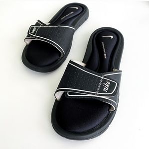 NIKE • Black comfort Footbed Slides